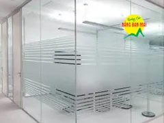 Xu hướng dán decal kính mờ văn phòng phù hợp mọi thời đại
