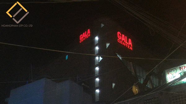 Tránh trường hợp các tấm bảng biển bị nhỏ quá hay quá to phải sửa chữa gây mất thời gian và tiên bạn Tránh trường hợp các tấm bảng biển bị nhỏ quá hay quá to phải sửa chữa gây mất thời gian và tiên bạn