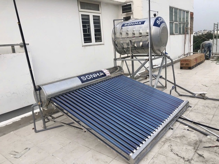 Hình ảnh lắp đặt máy nước nóng Sơn Hà GOLD thực tế Hình ảnh lắp đặt máy nước nóng Sơn Hà GOLD thực tế