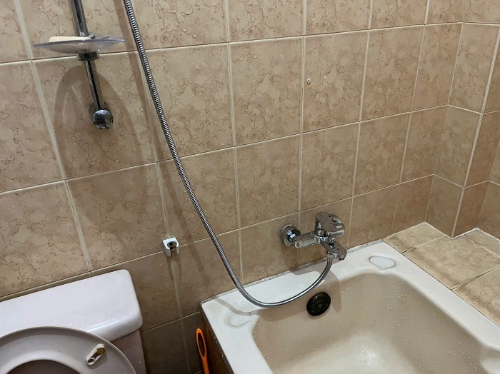 Lắp vòi sen tắm nóng lạnh trong phòng Lắp vòi sen tắm nóng lạnh trong phòng