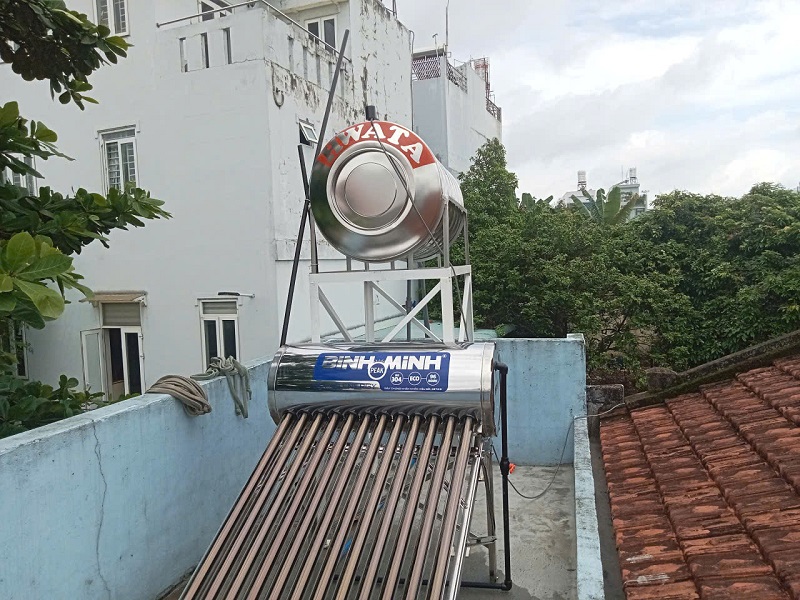 Lắp đặt Máy nước nóng mặt trời Bình Minh 130L Lắp đặt Máy nước nóng mặt trời Bình Minh 130L