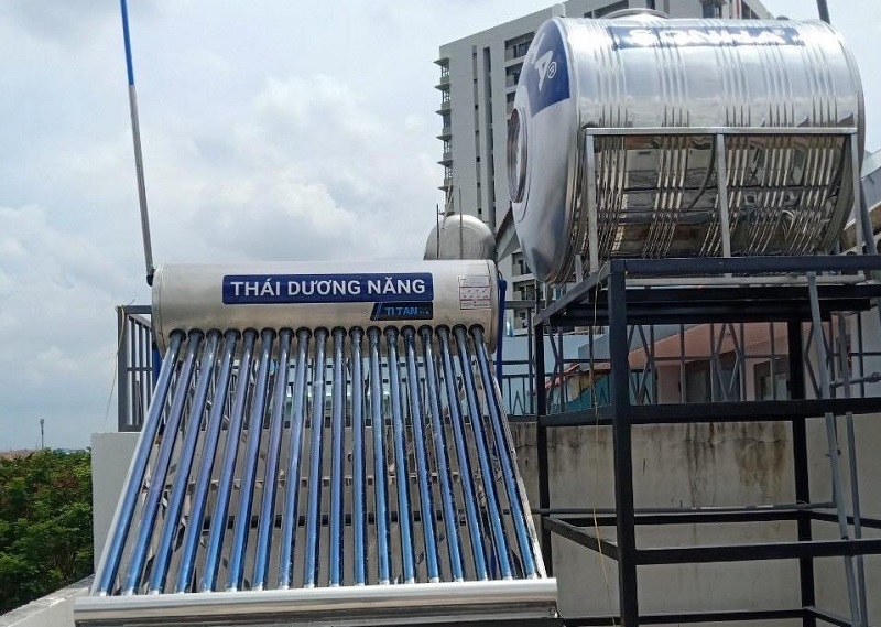 Năng lượng mặt trời TITAN Ống dầu 200L Năng lượng mặt trời TITAN Ống dầu 200L
