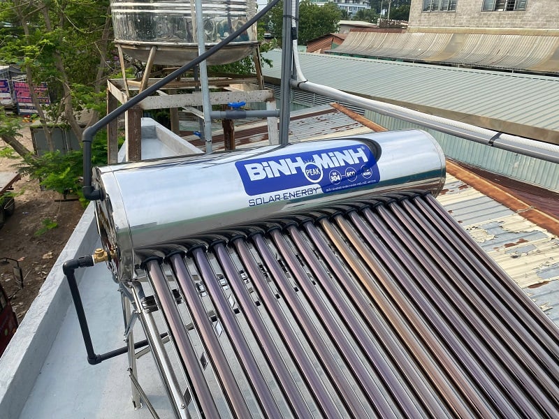 Trọn bộ Máy NLMT Bình Minh 180L tại Gò Vấp Trọn bộ Máy NLMT Bình Minh 180L tại Gò Vấp