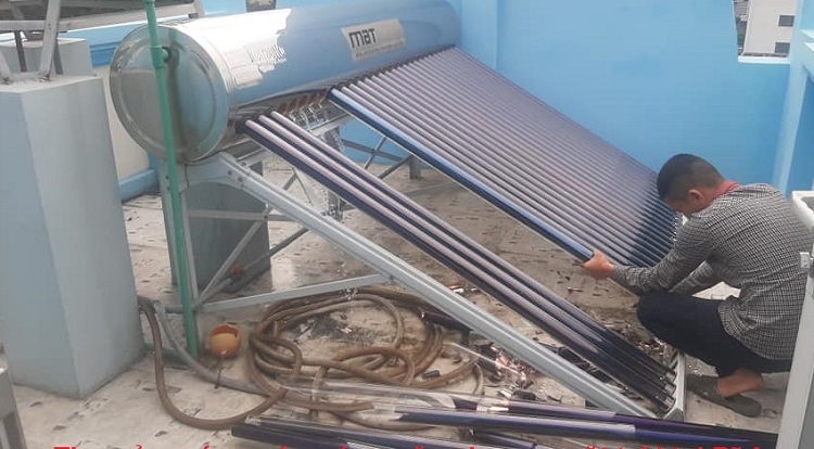 Thay thế ống thủy tinh Máy nước nóng NLMT Thay thế ống thủy tinh Máy nước nóng NLMT