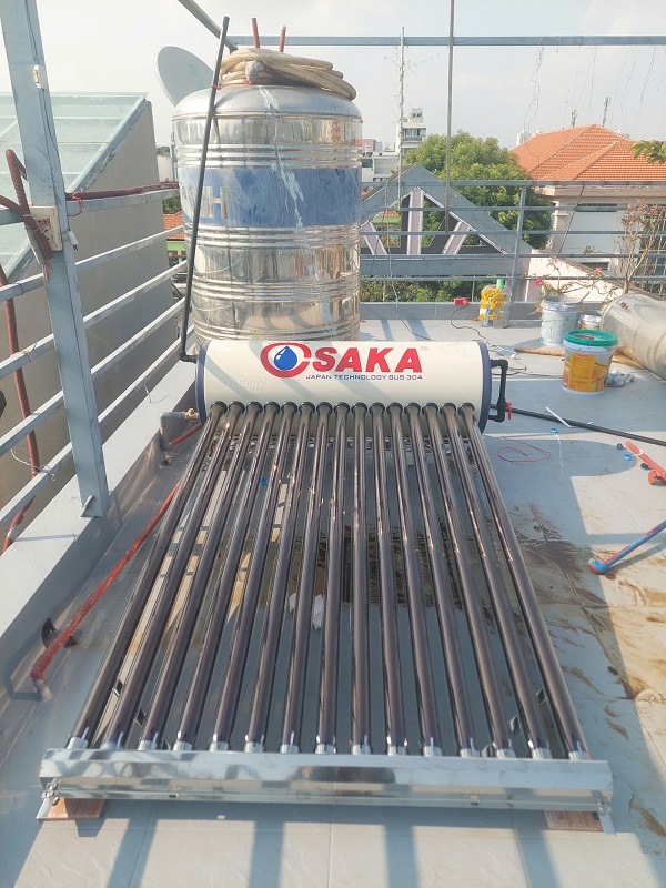 Lắp máy NLMT OSAKA Luxury 160L-15 ống tại Bình Tân Lắp máy NLMT OSAKA Luxury 160L-15 ống tại Bình Tân