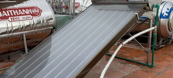 So Sánh Máy Nước Nóng Tấm Phẳng Và Dạng Ống Chân Không Sơn Hà