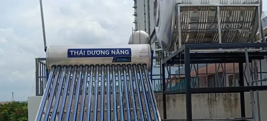 Máy nước nóng năng lượng mặt trời ống dầu Có tốt không ?