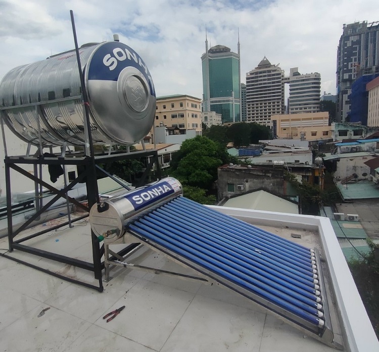 Trọn bộ máy nước nóng năng lượng mặt trời Sơn Hà Trọn bộ máy nước nóng năng lượng mặt trời Sơn Hà