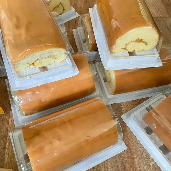 Bánh Bông Lan Cuộn Vani