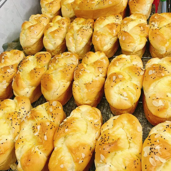 Bánh Mỳ Hoa Cúc