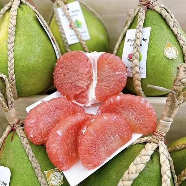 Bưởi Ruby thái