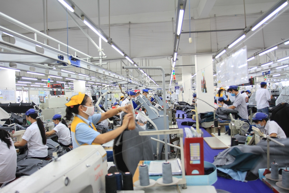 Bố trí đèn may cho xưởng may phù hợp để tiết kiệm chi phí Bố trí đèn may cho xưởng may phù hợp để tiết kiệm chi phí