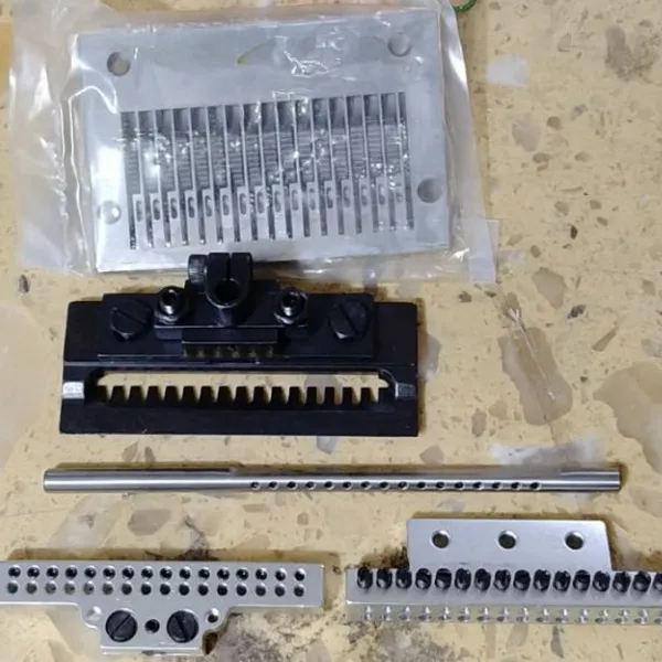 Bộ Cự Ly 16 Kim Siruba VC008 Chân Vịt Nhún 3/16