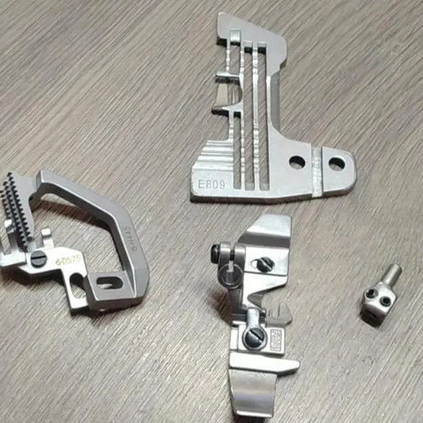 Bộ Cự Ly Vắt Sổ 4 Ống Siruba 747F