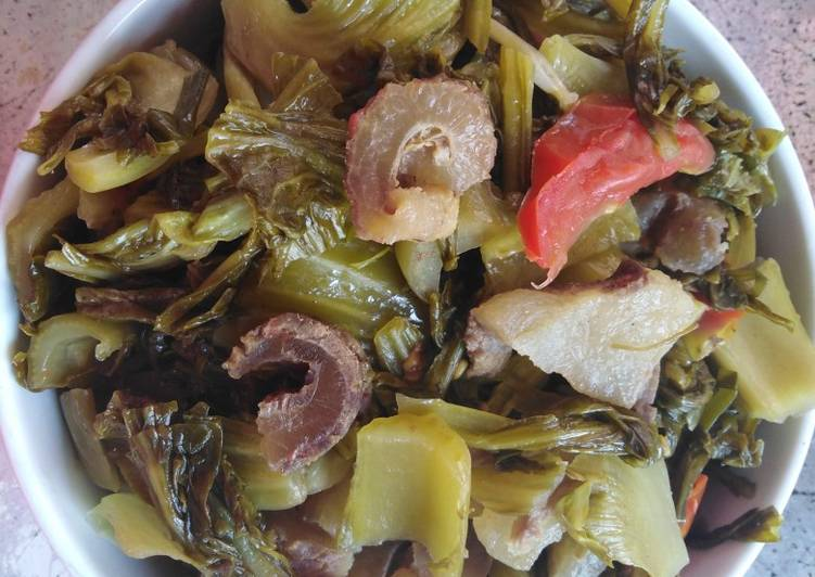 Chế biến món ăn gân vàng của bò hầm cải dưa chua Chế biến món ăn gân vàng của bò hầm cải dưa chua