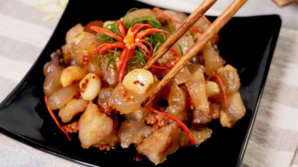 Chế biến món gân y bò cháy tỏi Chế biến món gân y bò cháy tỏi