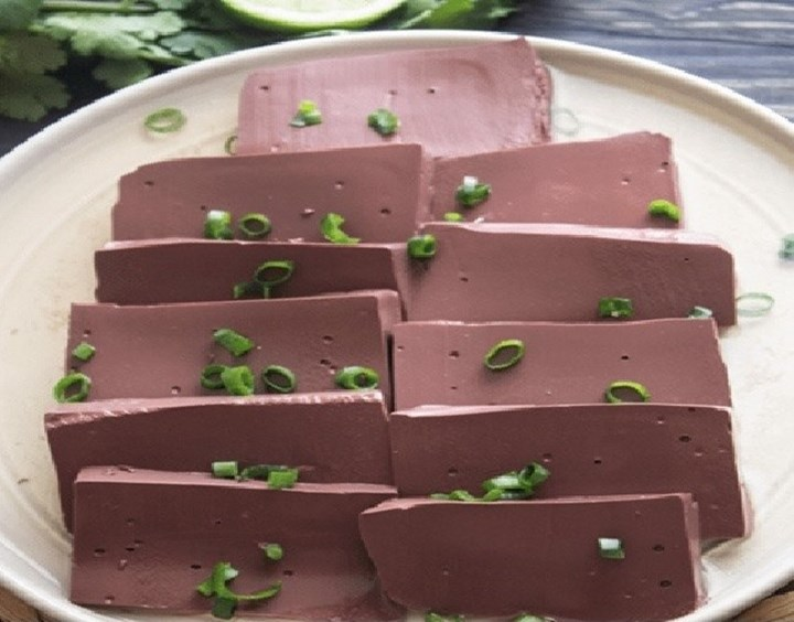 Rau cần xào huyết bò Rau cần xào huyết bò