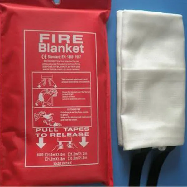 Chăn dập lửa hộp treo tường PVC đỏ