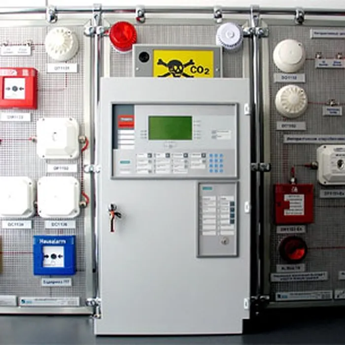 TỦ TRUNG TÂM BÁO CHÁY SIEMENS 8 KÊNH FC1008-A