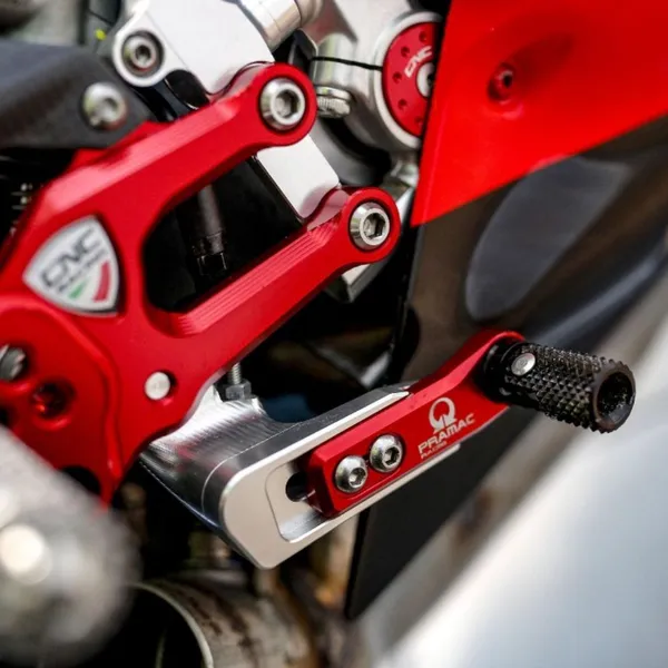 Gác chân CNC Racing Pramac Ducati V2/899/959/1199/1299