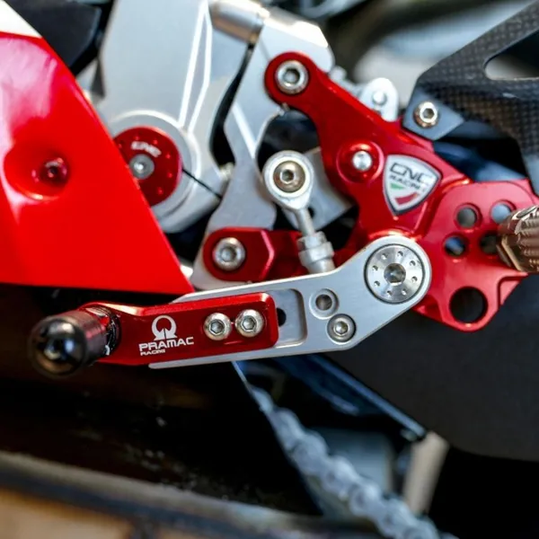 Gác chân CNC Racing Pramac Ducati V2/899/959/1199/1299