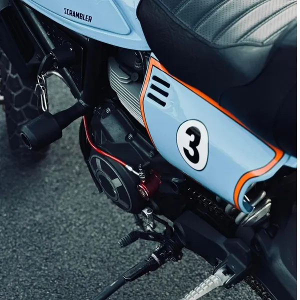 Ốp hông Ducati Scrambler dành cho pô vắt