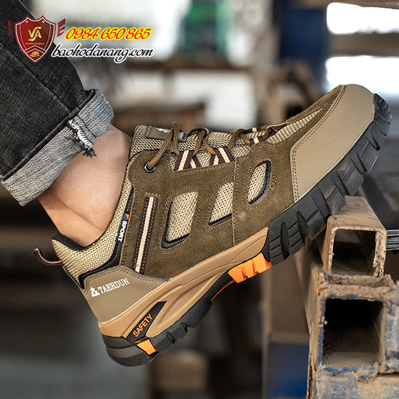Giày bảo hộ mũi thép Mã VA08 nhập khẩu với thiết kế đẹp, kiểu dáng thể thao trẻ trung, thời trang