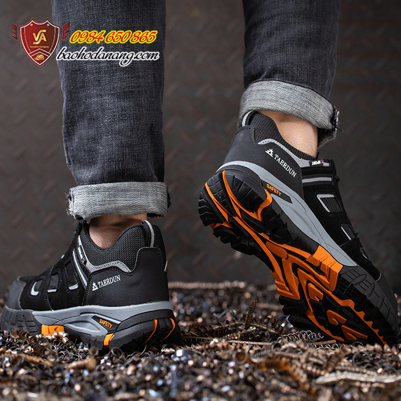 Giày bảo hộ mũi thép Mã VA08 nhập khẩu với thiết kế đẹp, kiểu dáng thể thao trẻ trung, thời trang.