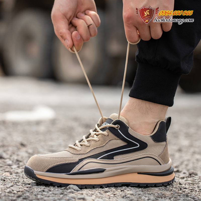 Giày bảo hộ nam đẹp Mã VA05 có kiểu dáng thời trang, chất liệu da lộn màu nâu