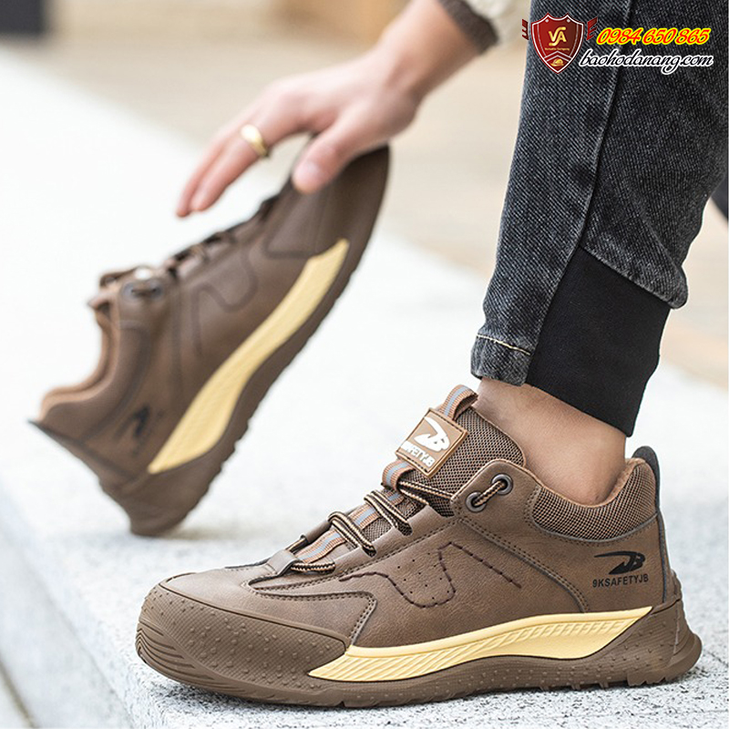 Giày bảo hộ siêu nhẹ giá rẻ mũi thép đế kevlar cách điện 6KV VA20