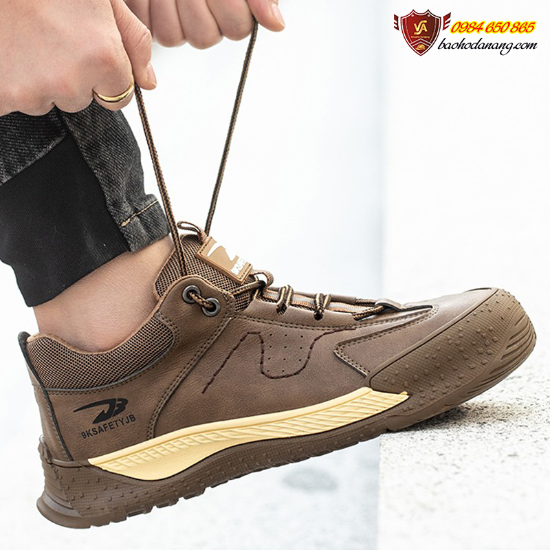 Giày bảo hộ siêu nhẹ giá rẻ mũi thép đế kevlar cách điện 6KV VA20