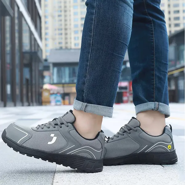 Giày Bảo Hộ Êm Chân, Siêu Nhẹ Safety Jogger AAK S1P