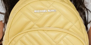 4 mẫu balo hàng hiệu Michael Kors cỡ trung đẹp sẵn có tại K&A US Style