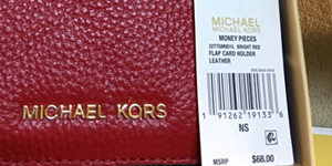 Cách check mã code thẻ tag của Túi Michael Kors chính hãng 2022