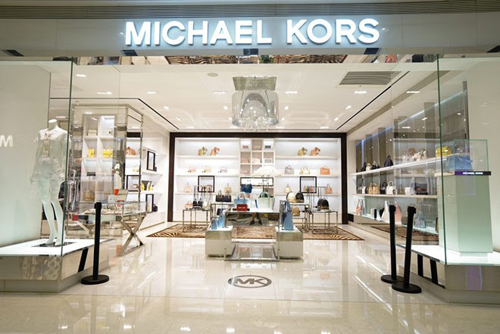 Descubrir 107+ imagen stores that sell michael kors