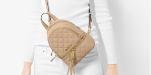 Khi nào bạn nên chọn 1 chiếc balo hàng hiệu Michael Kors nhỏ?