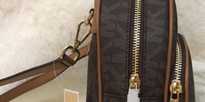 Những mẫu balo hàng hiệu Michael Kors mini in logo MK đẹp