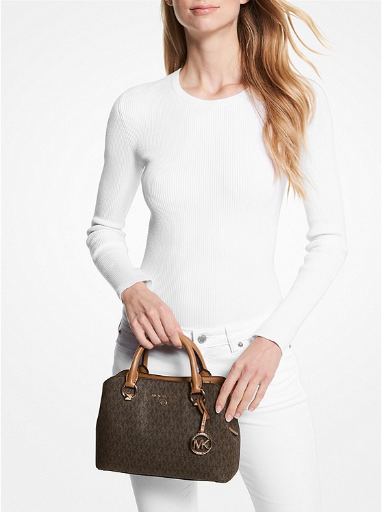 Descubrir 124+ imagen michael kors edith small logo satchel