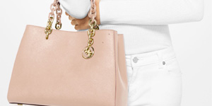 ​​​​​​​Các mẫu túi xách michael kors màu hồng bạn không nên bỏ qua
