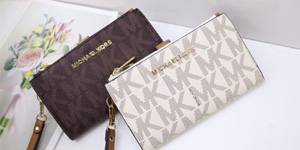 ​​​​​​​Vì sao nên mua ví Michael Kors chính hãng?