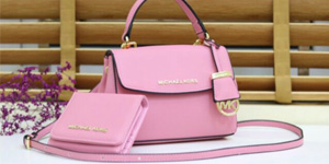 Vì sao nên sở hữu một bộ túi ví Michael Kors?