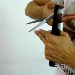 Instructions on how to properly handle barber scissors