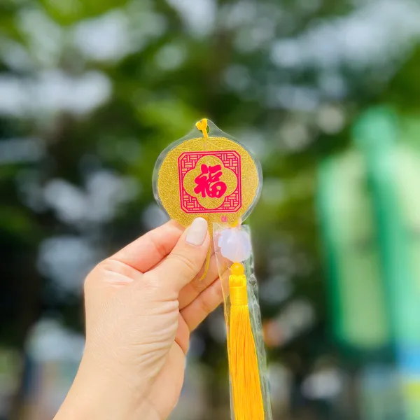 Lá Bồ Đề Dát Vàng Chữ Thư Pháp chữ PHÚC chữ HÁN mẫu truyền thống Phù Hợp Làm Treo Xe Ốp Lưng Điện Thoại Nhà Cửa