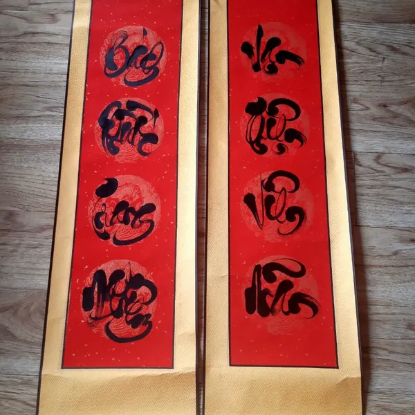 Liễn cặp câu đối 4 chữ