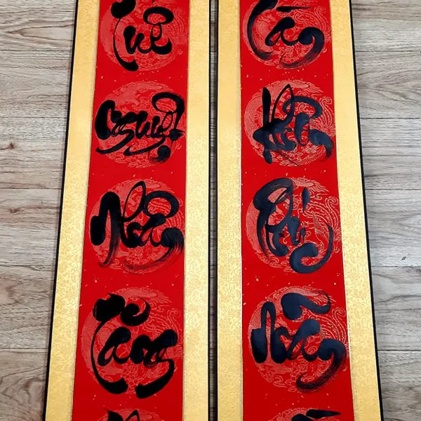 Liễn câu đối XUÂN 7 chữ nền đỏ