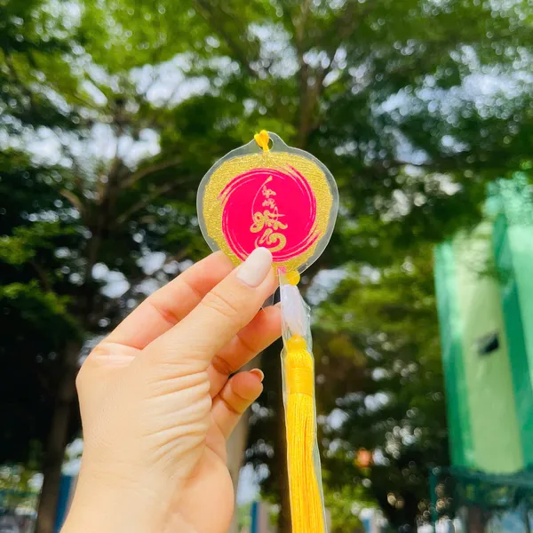 Lá Bồ Đề Dát Vàng Chữ Thư Pháp BÌNH AN Phù Hợp Làm Treo Xe Ốp Lưng Điện Thoại Nhà Cửa