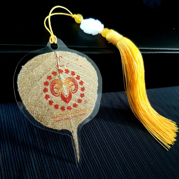 Lá bồ đề dát vàng cung MA KẾT  thuộc 12 cung hoàng đạo thể hiện tính cách qua ngày sinh kèm giải thích ốp lưng treo xe