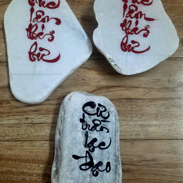 Đá thư pháp chữ Trúc Lâm Thái Hư