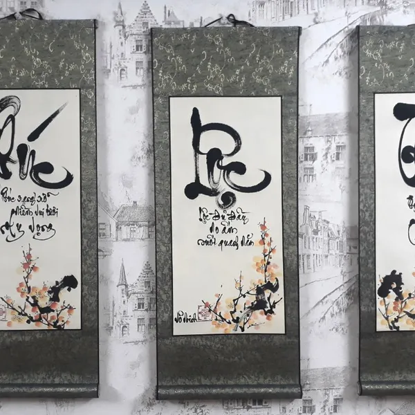 Liễn thư pháp nền trắng chữ PHÚC LỘC THỌ