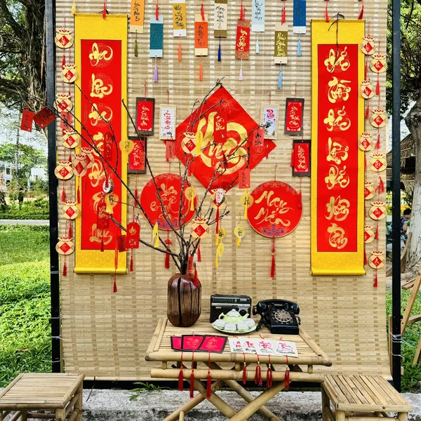 Liễn thư pháp viết theo yêu cầu